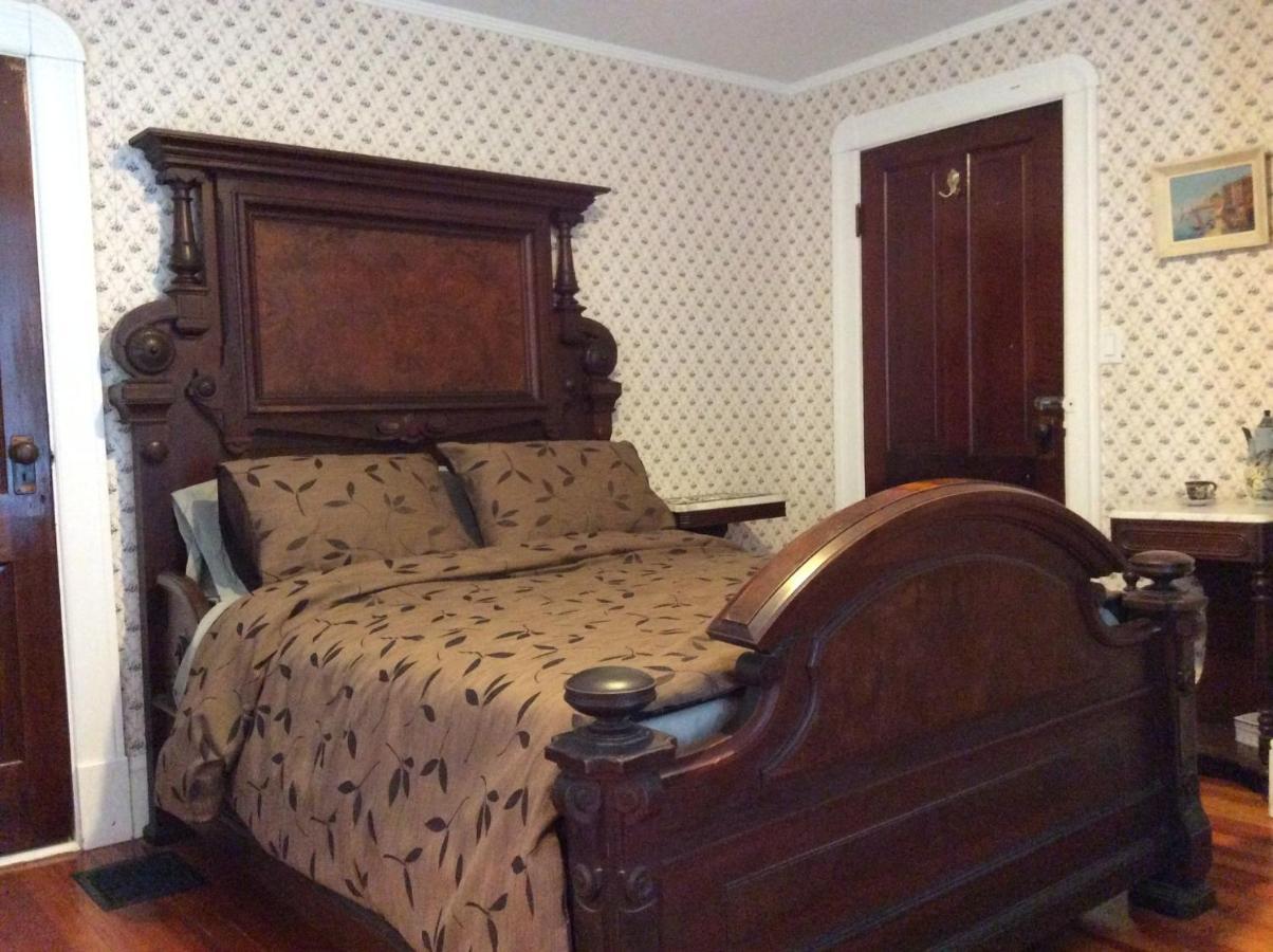 The Yellow House Bed & Breakfast Stanstead Plain Exterior foto