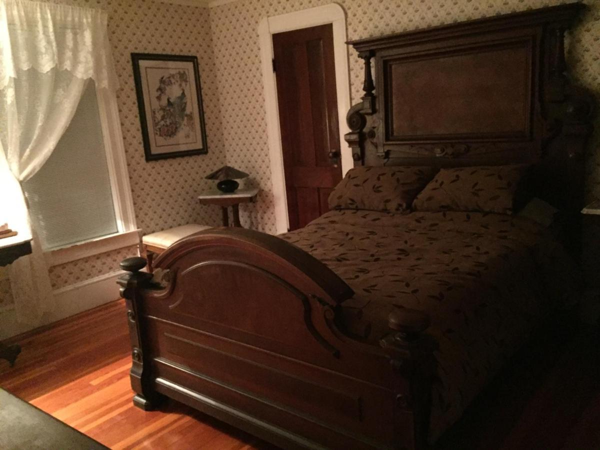 The Yellow House Bed & Breakfast Stanstead Plain Exterior foto