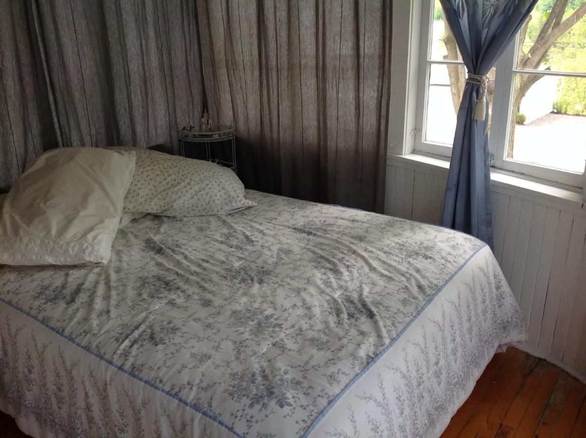 The Yellow House Bed & Breakfast Stanstead Plain Exterior foto